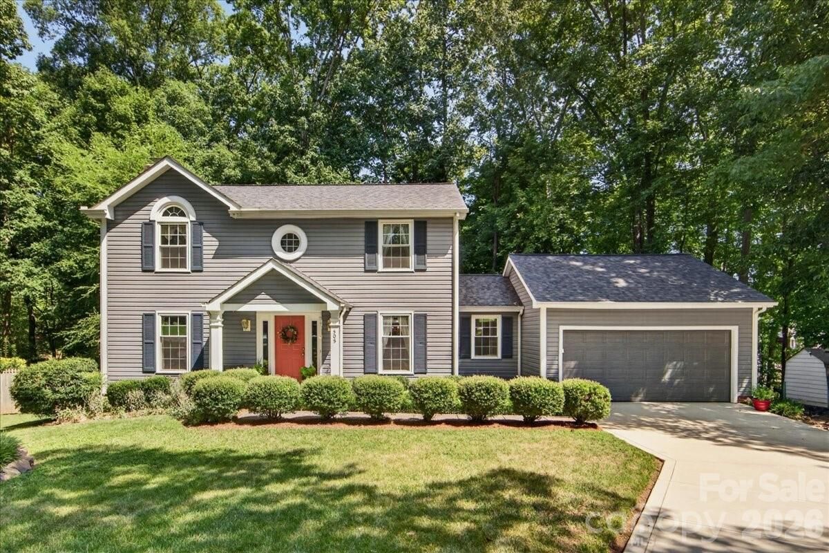Property Photo: 505 Glen Ellyn Court NC 28213