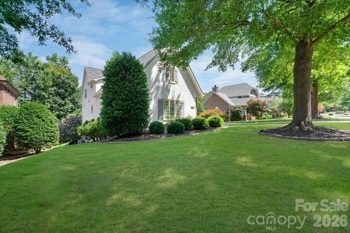 Property Photo: 16728 Ashton Oaks Drive NC 28278