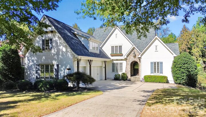 Property Photo: 16728 Ashton Oaks Drive NC 28278