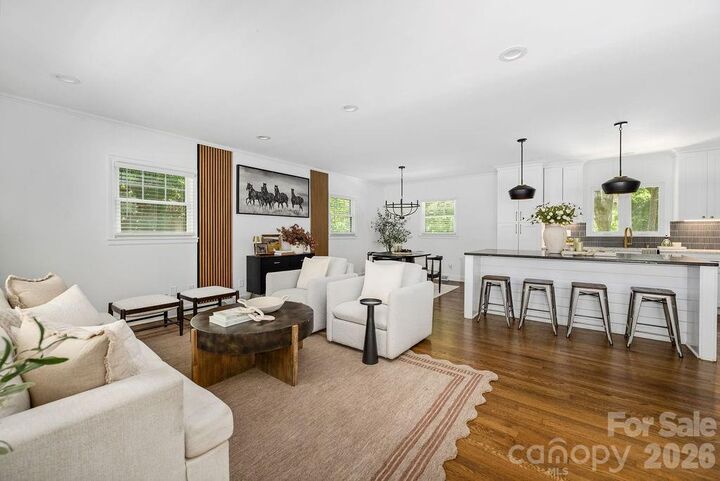 Property Photo:  6614 Old Providence Road  NC 28226 