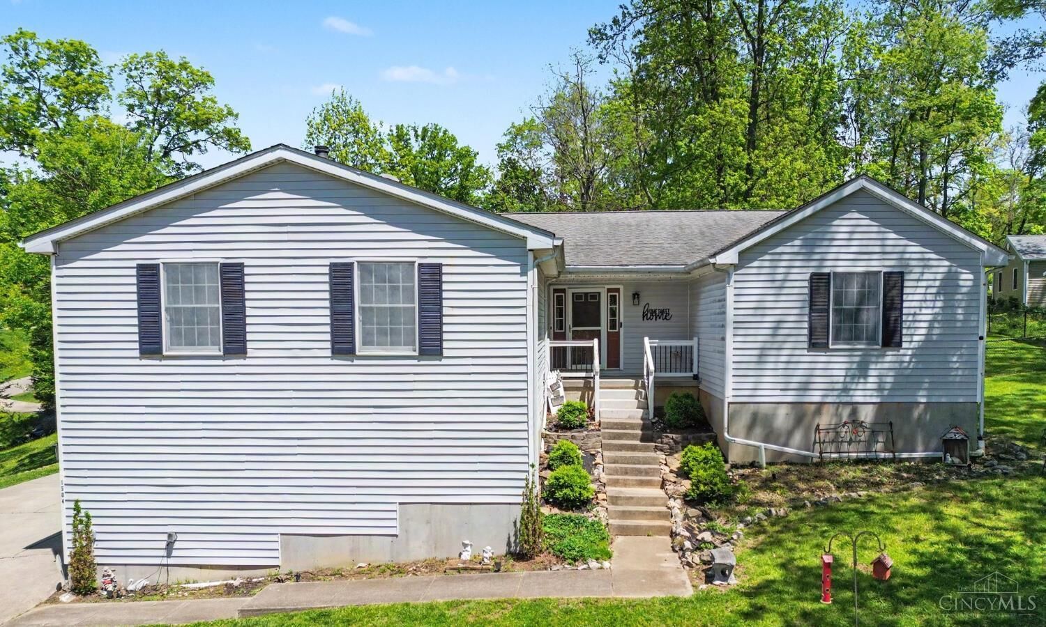 Property Photo:  1504 Tyrolean Way  IN 47025 