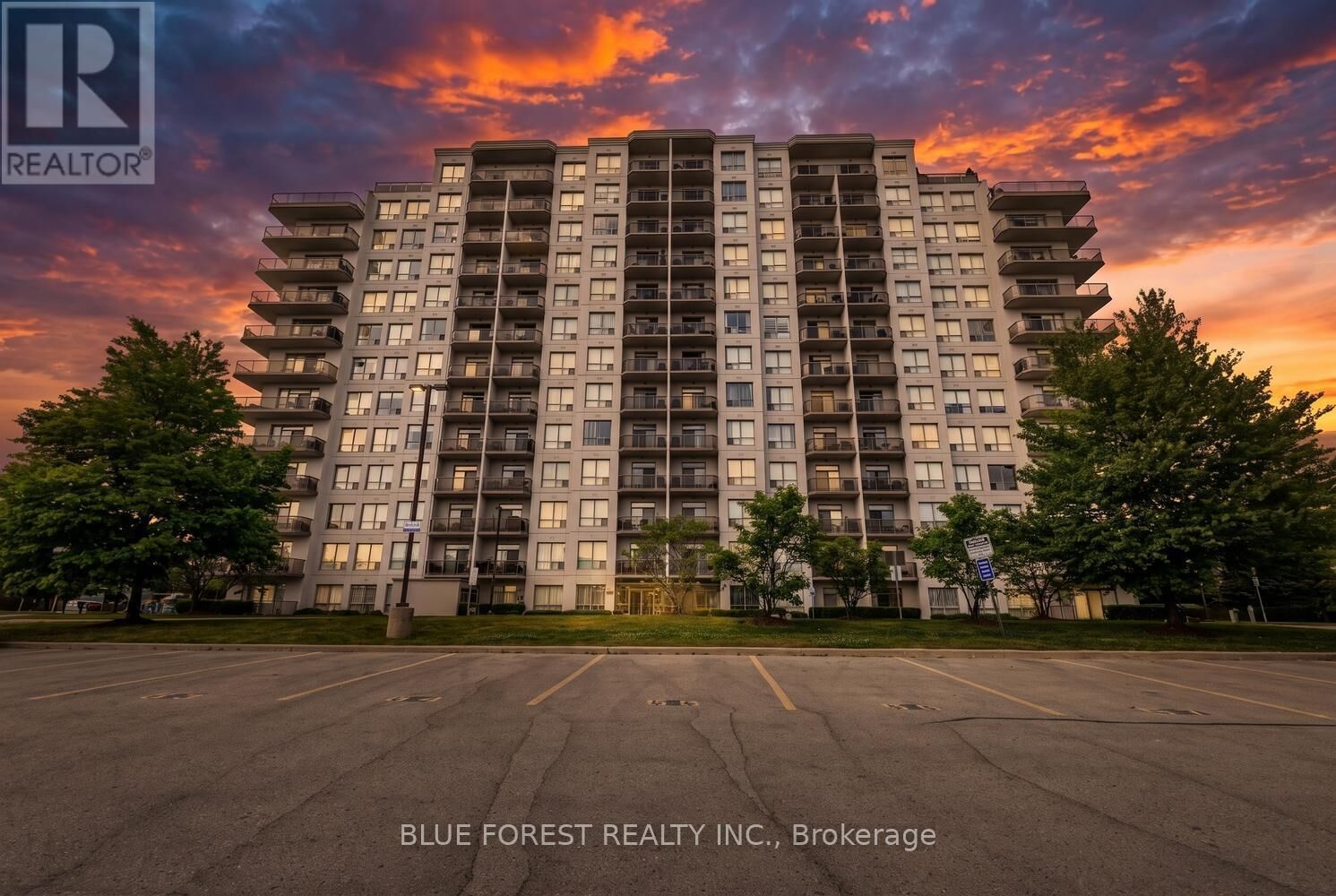 Property Photo: 353 Commissioners Road West 501 ON N6J 0A3