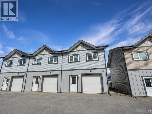 26-35 Sybil Circle — photo 1