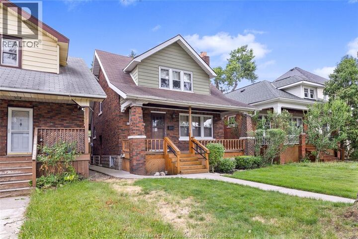 Property Photo:  947 Bruce Avenue  ON N9A 4X8 