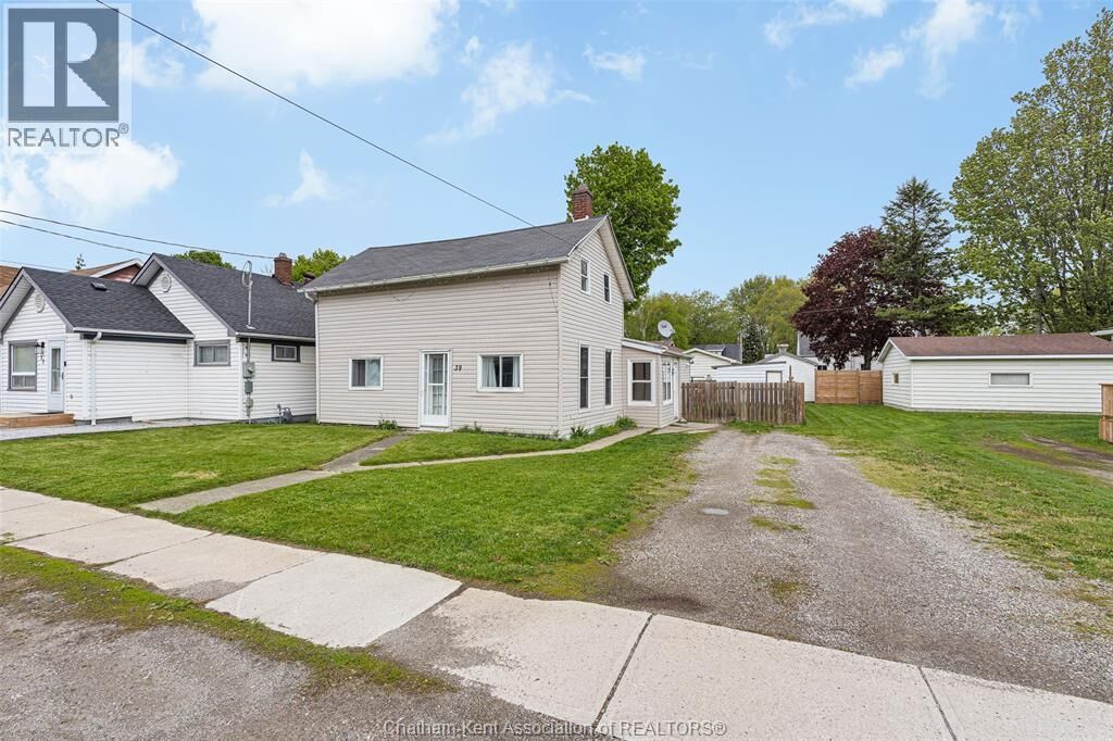 Property Photo:  39 McGeorge Street  ON N0P 1A0 