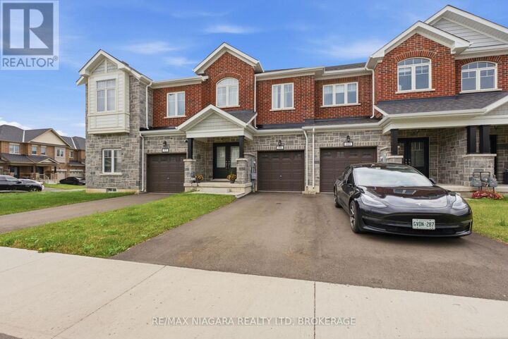 Property Photo: 56 Sapphire Way ON L2V 0B8