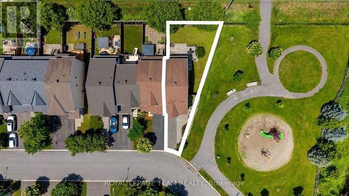Property Photo: 348 Brigitta Street ON K2S 0H9