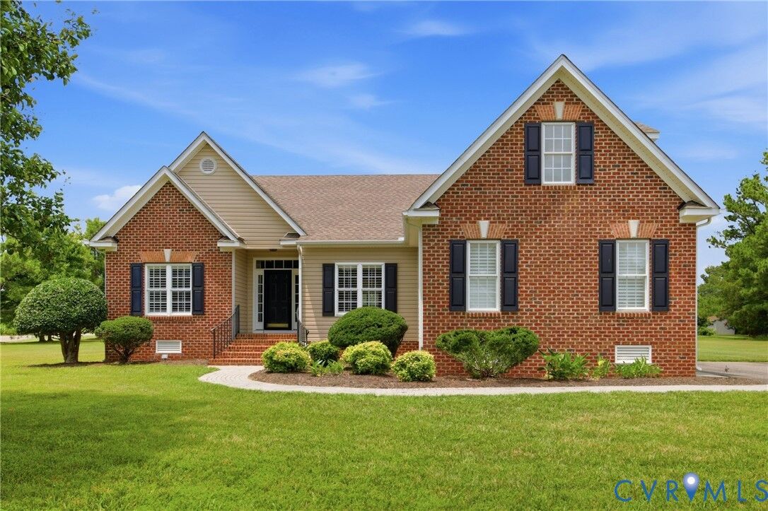 Property Photo: 7900 Glendale Estates Drive VA 23231