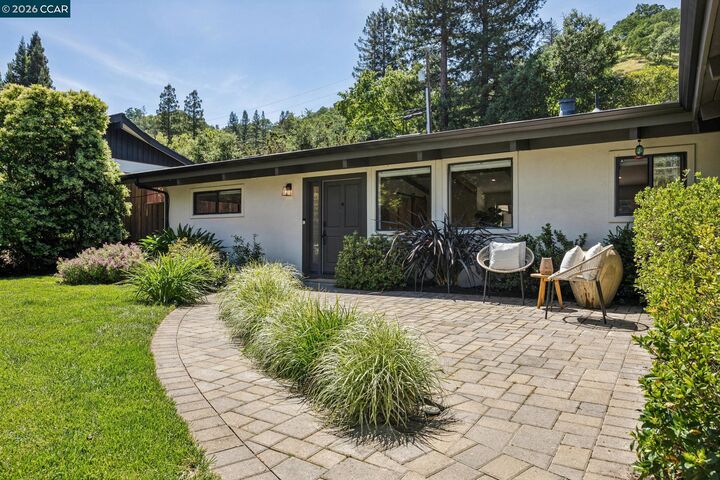 Property Photo: 2837 Litina Ct CA 94507
