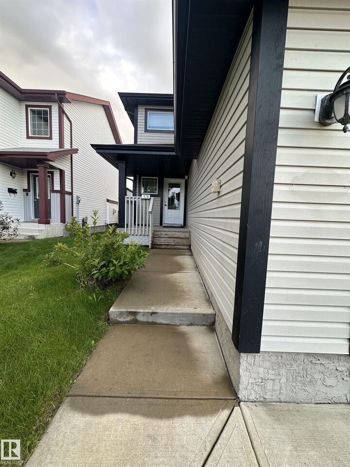 Property Photo: 178 Woodbend Way AB T8L 4S4