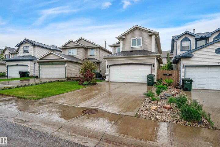 Property Photo:  20 Brighton Bay  AB T8H 2C3 