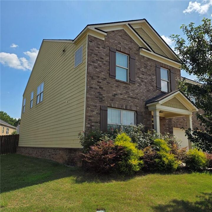Property Photo:  605 Sturbridge Court  GA 30253 