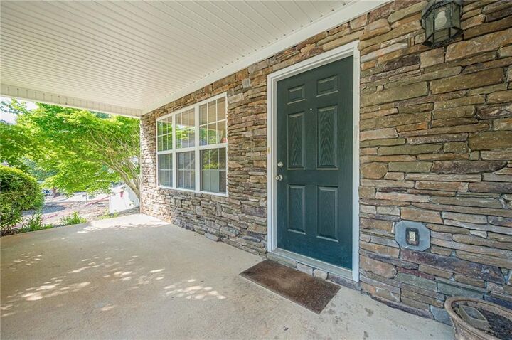 Property Photo: 316 Greystone Circle GA 30141