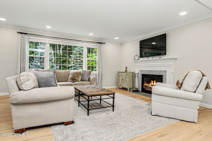 Property Photo: 25 Westview Place CT 06878