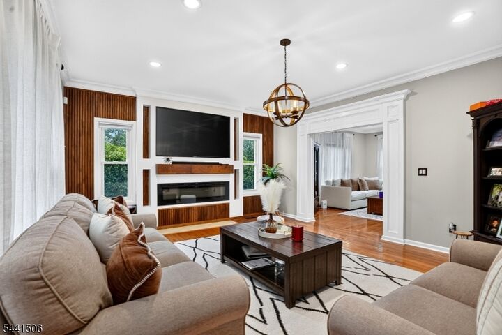 Property Photo:  8 S Deer Hill Run  NJ 07871 