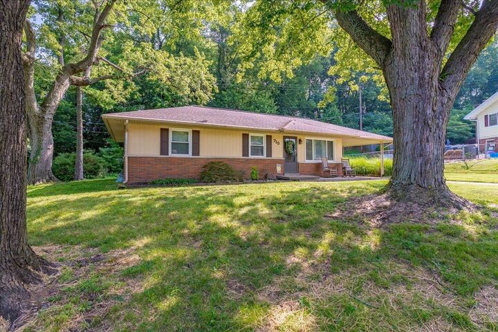 Property Photo: 715 Cherokee Drive KY 42420