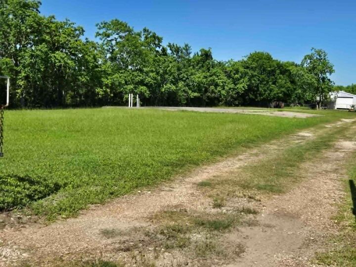 Property Photo: 1115 Delany Road TX 77568