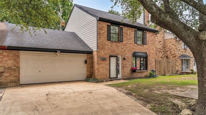 Property Photo: 9207 Barr Circle TX 77080