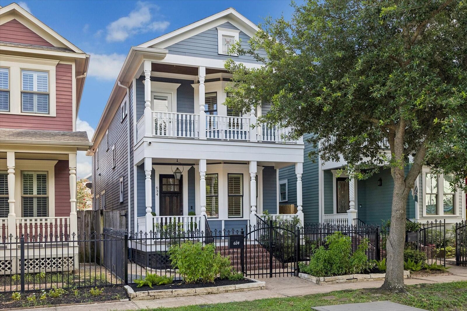 Property Photo: 634 W 17th Street TX 77008