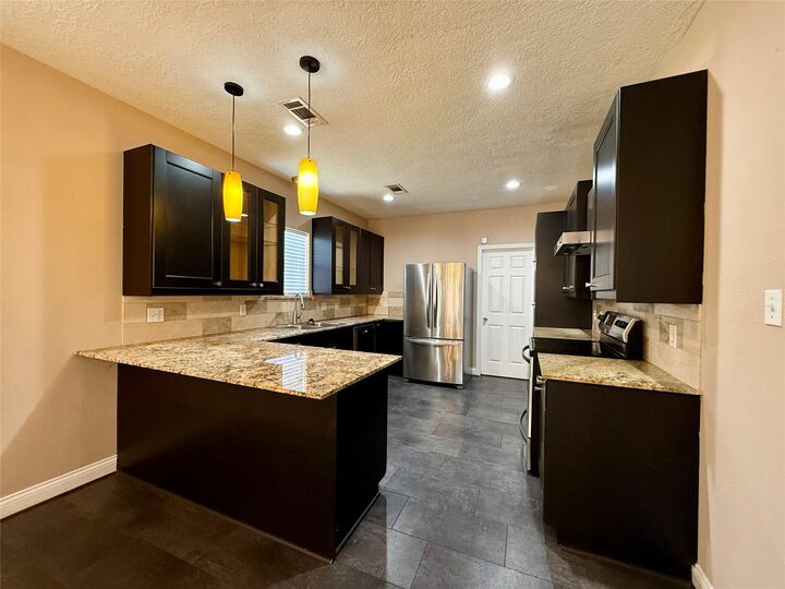 Property Photo: 1105 Melbourne Street TX 77022