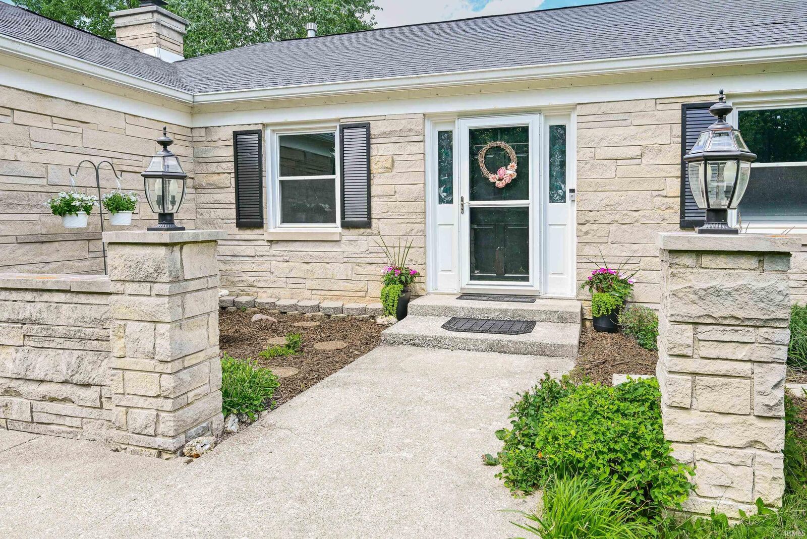 Property Photo: 1515 E Dunstan Drive IN 47401