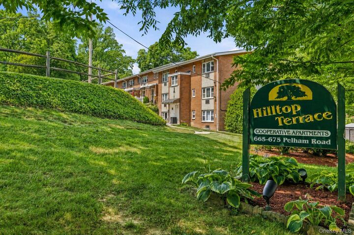 Property Photo:  665 Pelham Road A15  NY 10805 