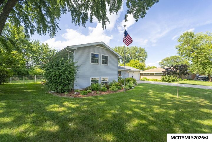 Property Photo: 38 Country Circle IA 50401