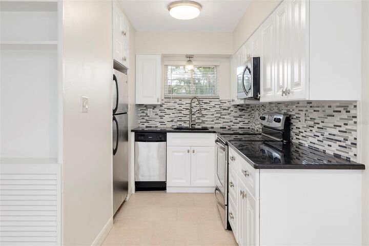 Property Photo:  2155 Wood Street A14  FL 34237 