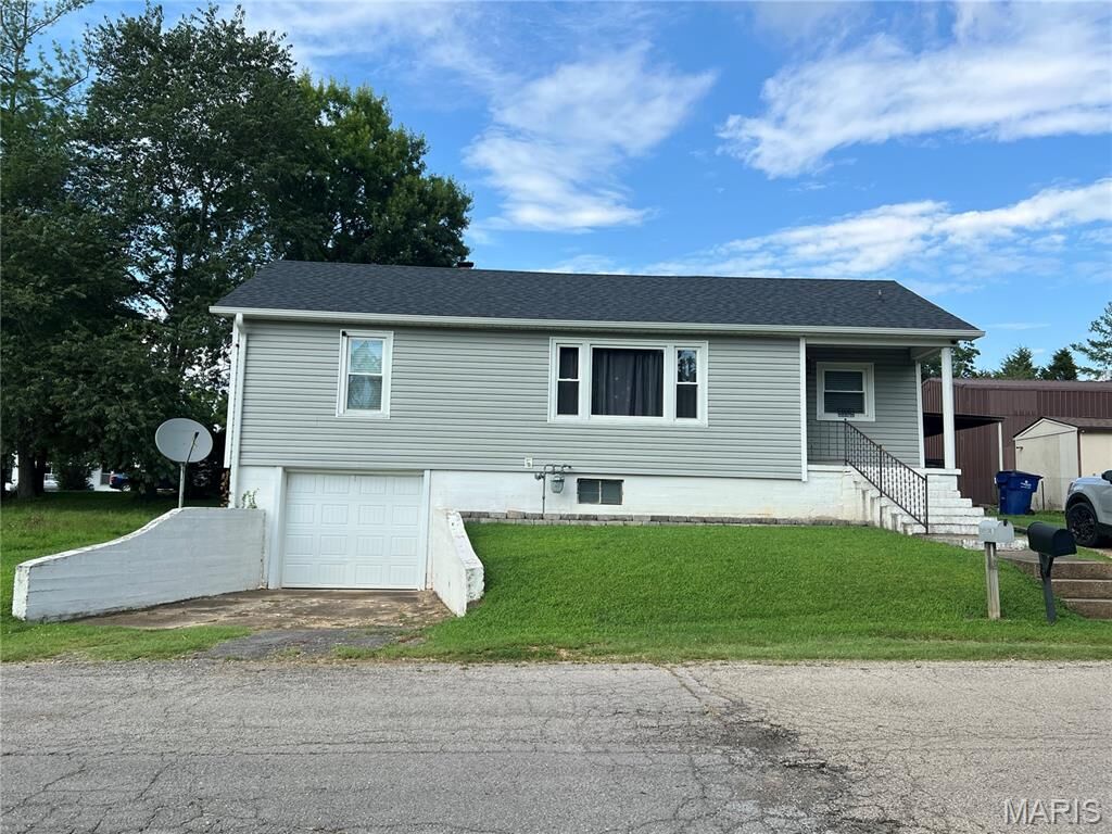 Property Photo:  606 Third Street  MO 63764 