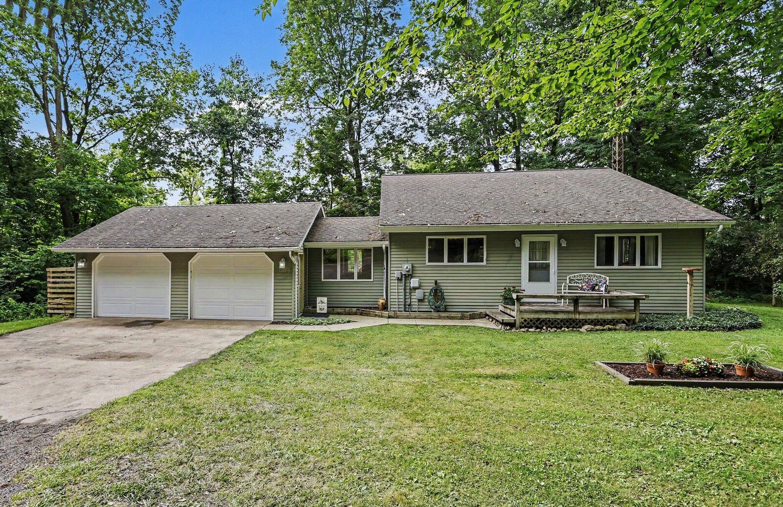 Property Photo: 5820 Windy Acres Lane MI 49103