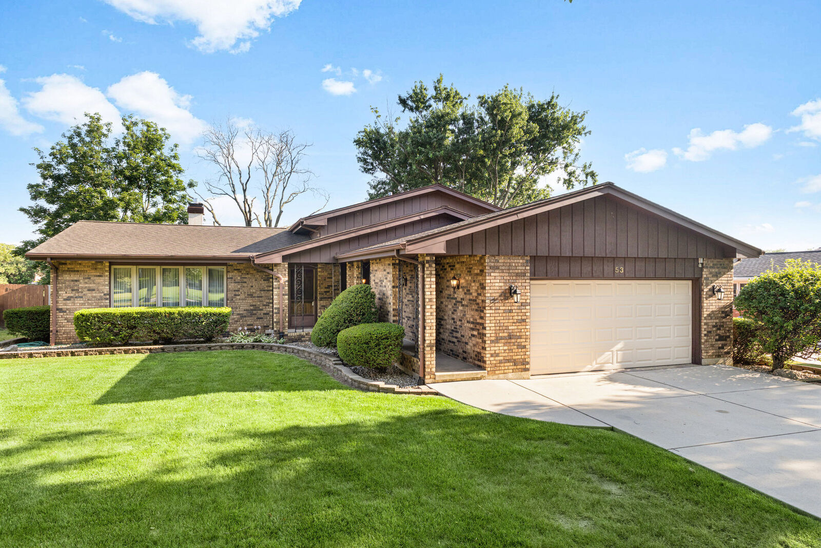 Property Photo:  53 James Drive  IL 60559 