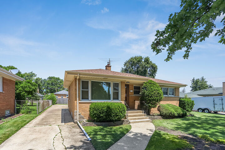 Property Photo: 205 W 29th Street IL 60411
