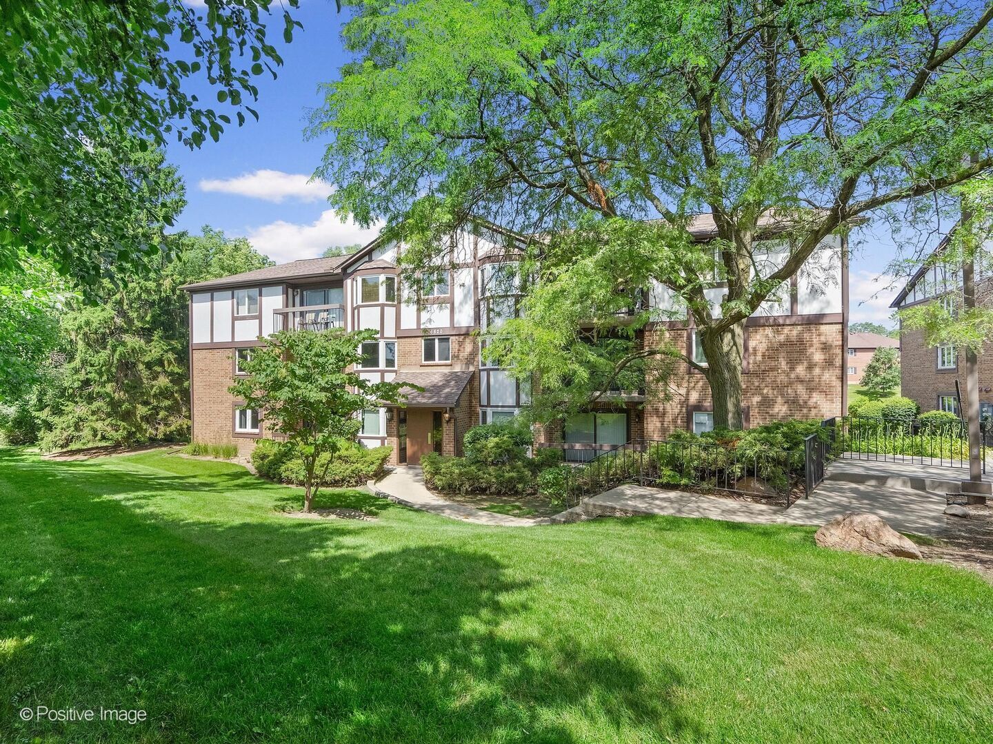 Property Photo: 6820 Joliet Road 5 IL 60525