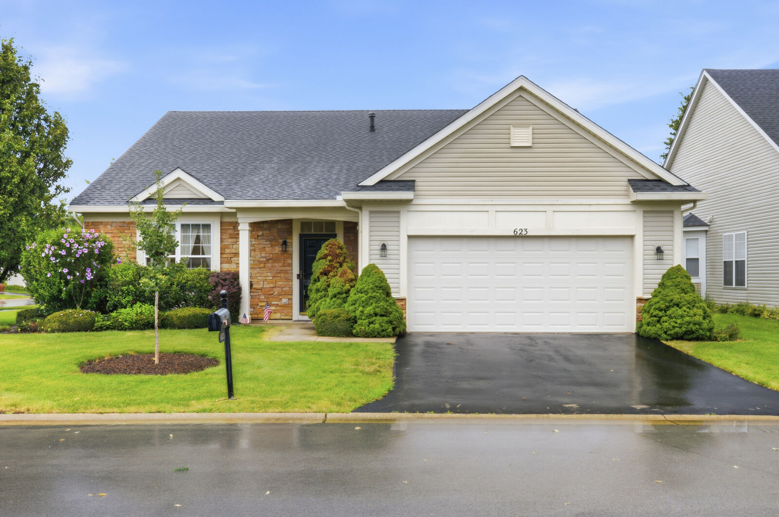 Property Photo:  623 Saugatuk Circle  IL 60446 