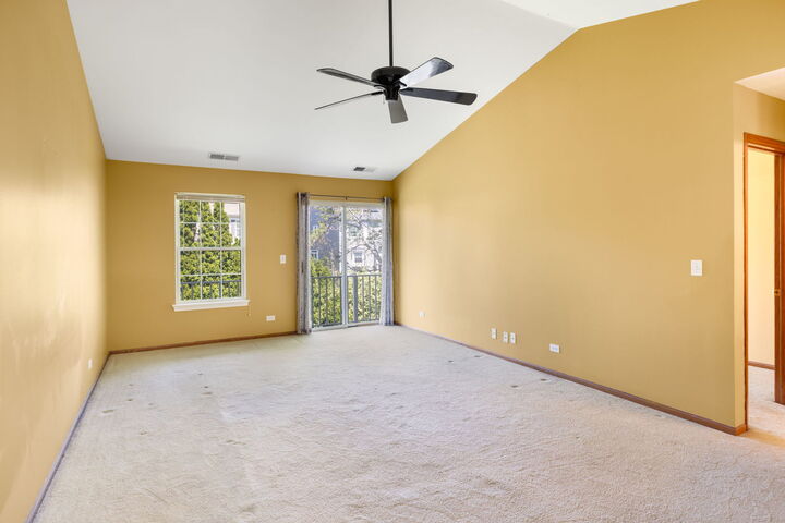 Property Photo:  26 Tyler Court B  IL 60107 