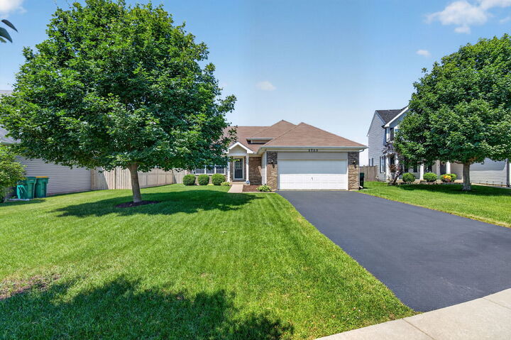 Property Photo:  1713 Aaron Lane  IL 60431 