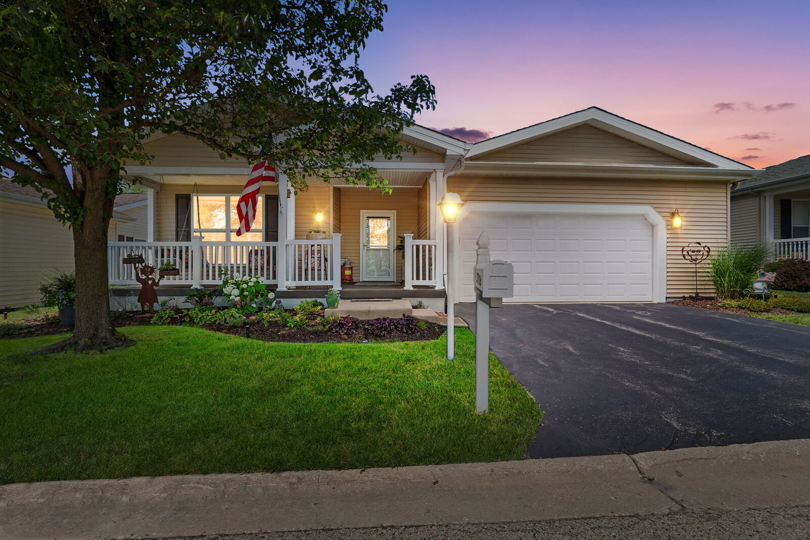 Property Photo:  3206 Whirlaway Court  IL 60030 
