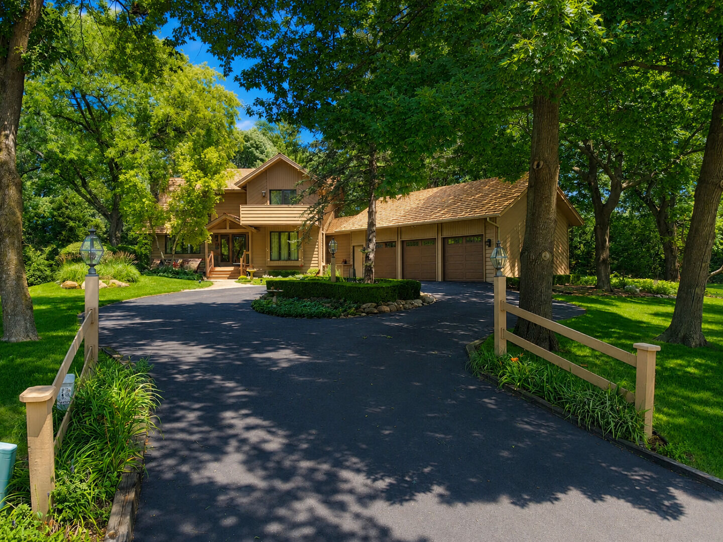 Property Photo: 25546 Cayuga Trail IL 60010