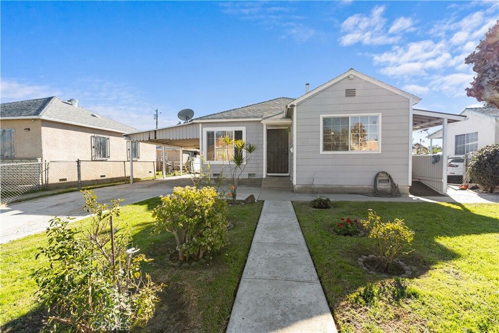 Property Photo: 243 E Olive CA 92410