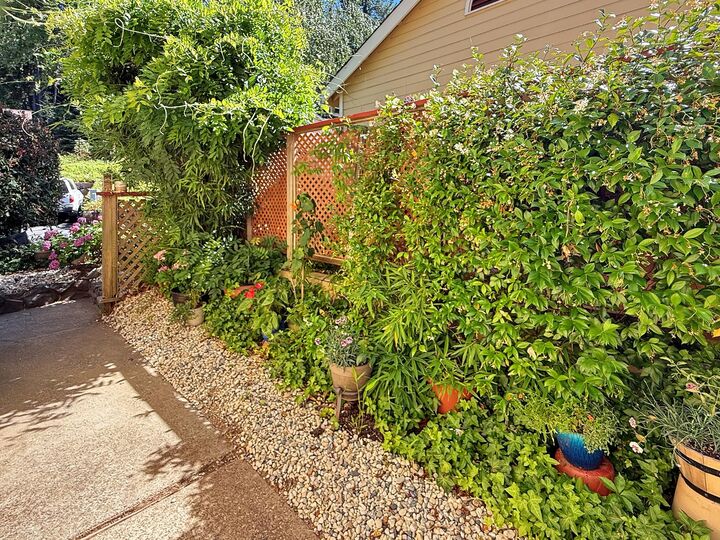 Property Photo: 321 Bridge Way CA 95959