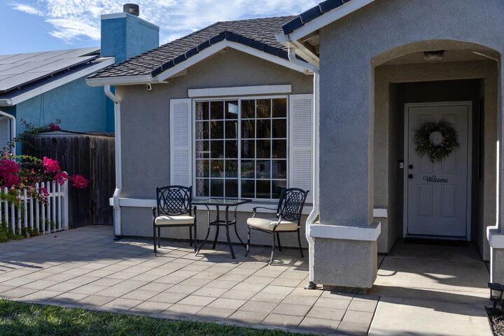 Property Photo: 633 Dodderer Street CA 93622