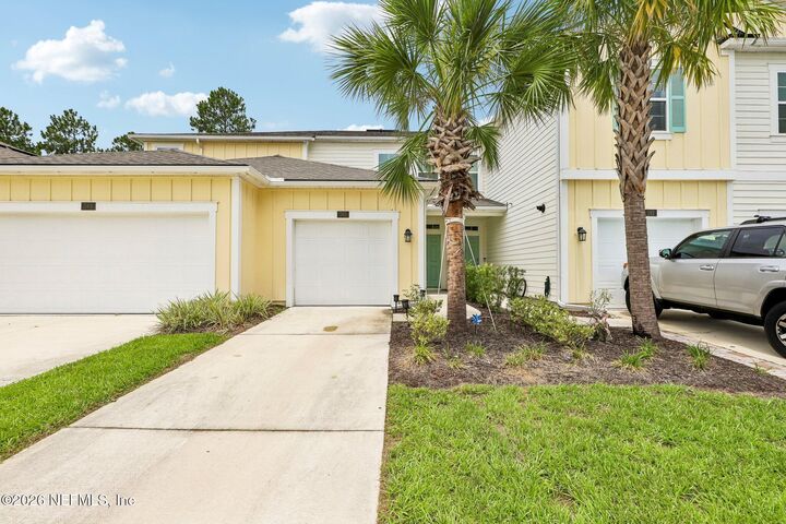 Property Photo: 593 Coastline Way FL 32092