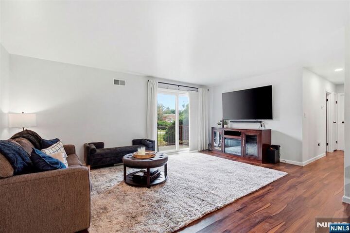 Property Photo:  315 Ringwood Avenue  NJ 07442 
