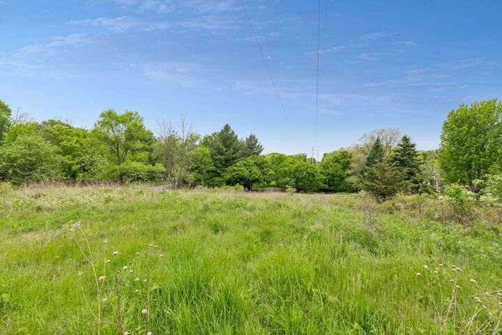 Property Photo: 10 Sunny Side Ln MN 55118