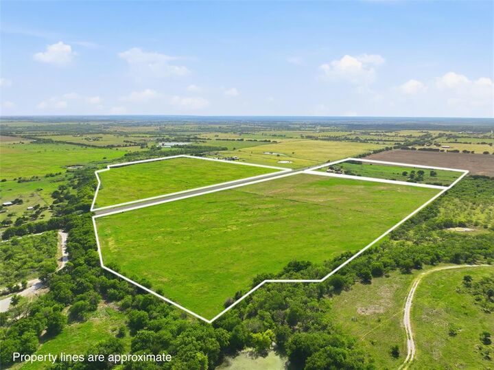 Property Photo: 4554A Eddy Gatesville Parkway TX 76557