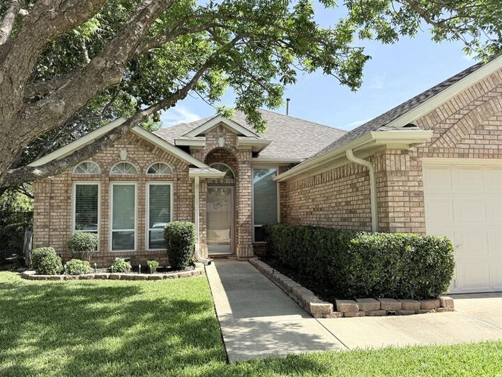 Property Photo:  2751 Crystal Glenn Circle  TX 76054 