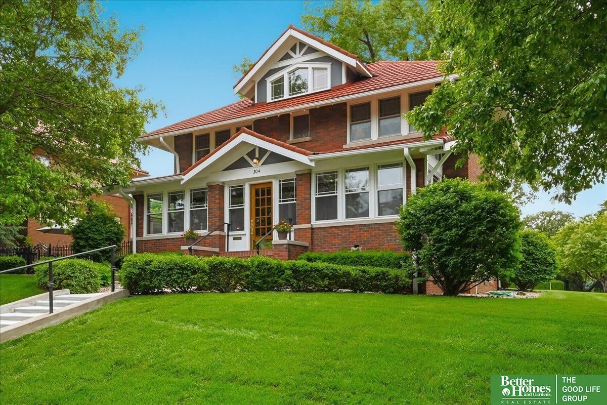 Property Photo:  304 S 54th Street  NE 68132 