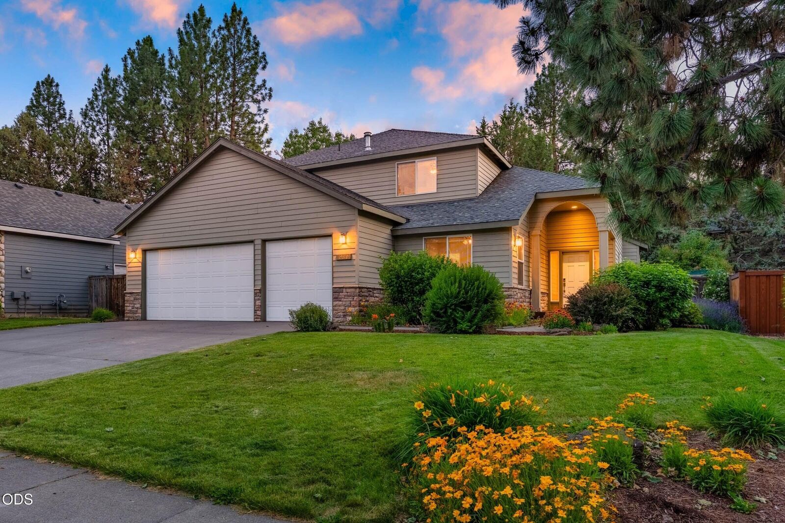 Property Photo: 19870 Powers Road OR 97702