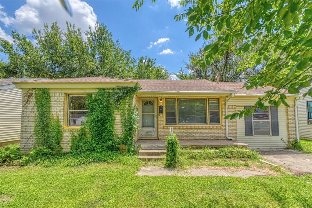 Property Photo:  412 Moiselle Street  OK 73110 