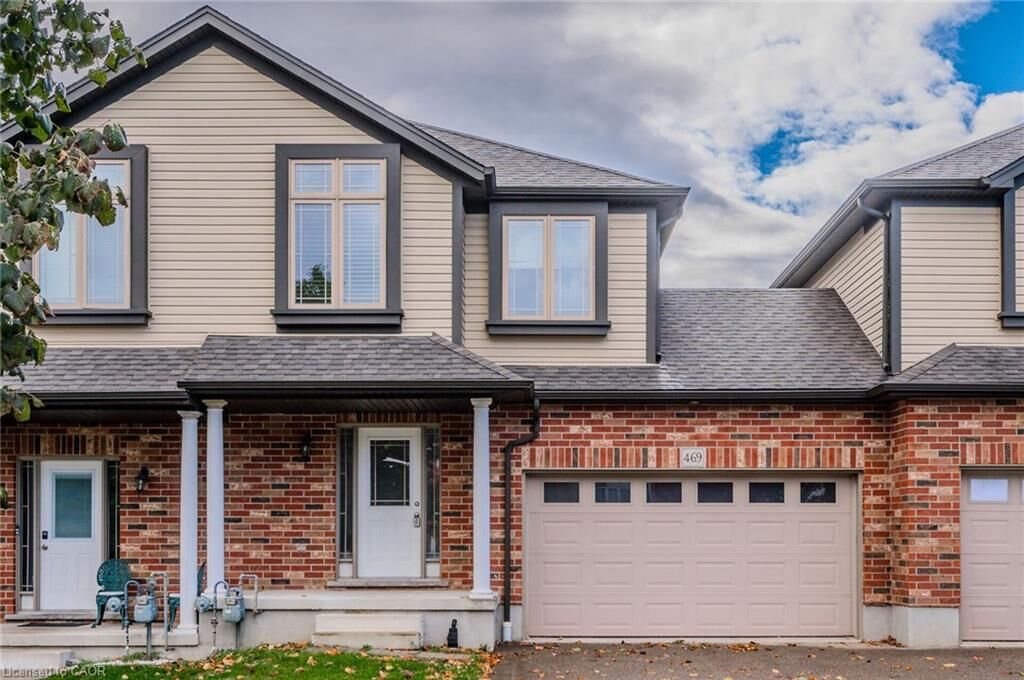 Property Photo: 469 Bronco Crescent ON N2K 4L1